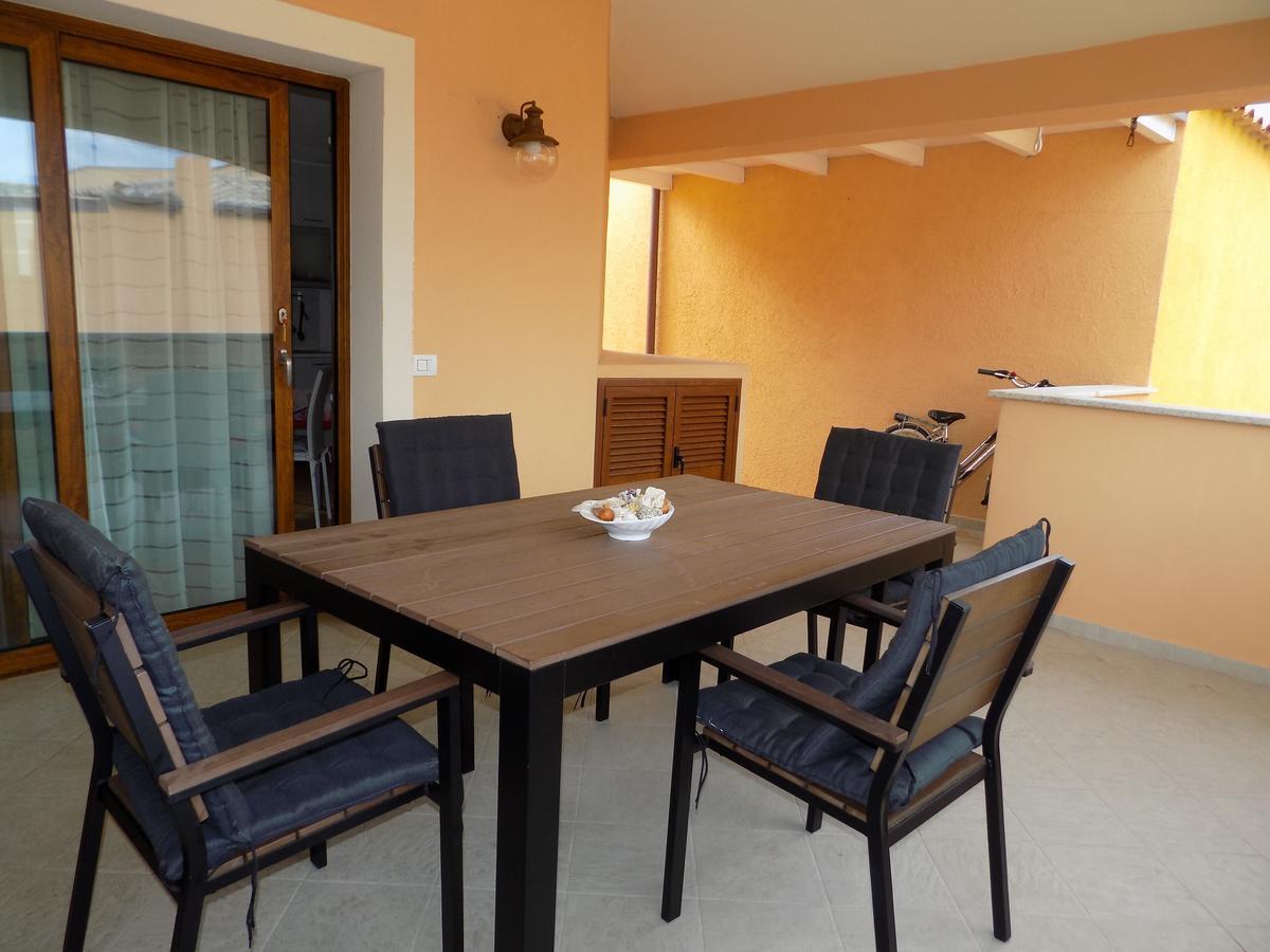Aria Di Vacanza - Gelsi Olbia Exterior foto